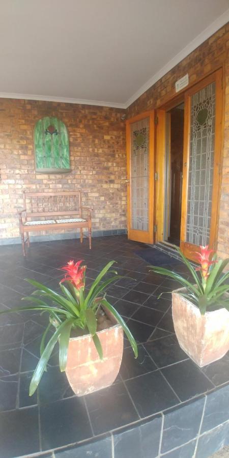 Grace Place Bnb Pretoria Bed & Breakfast Bagian luar foto